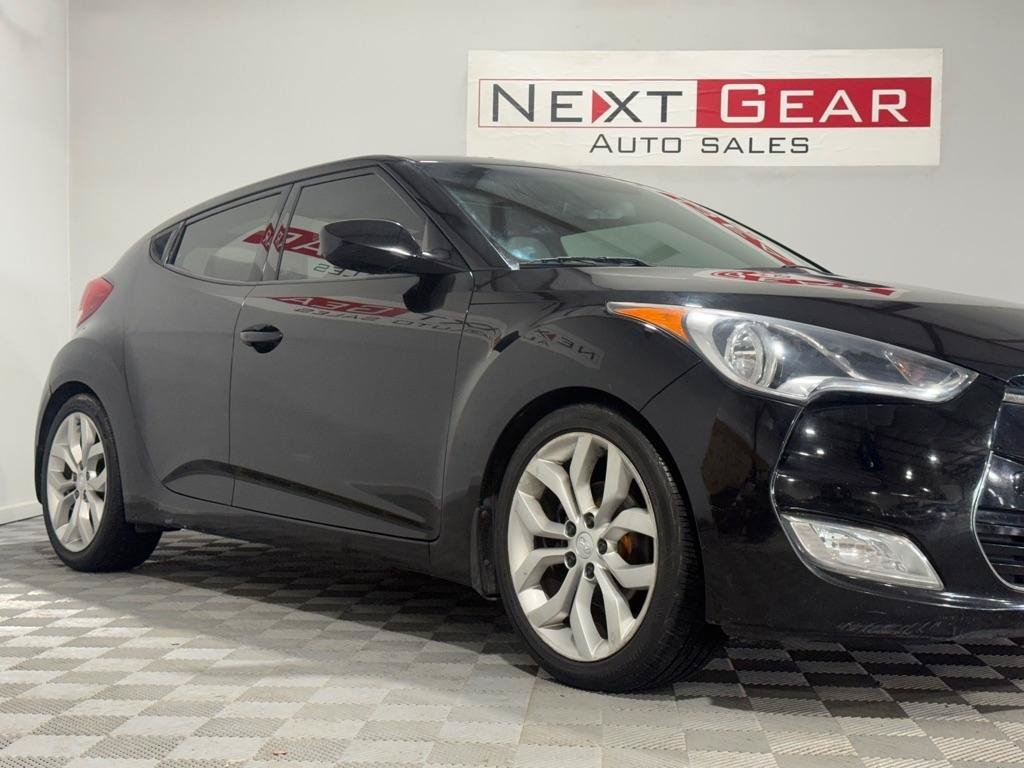 Used 2012 Hyundai Veloster w/ Style Pkg FWD image 5
