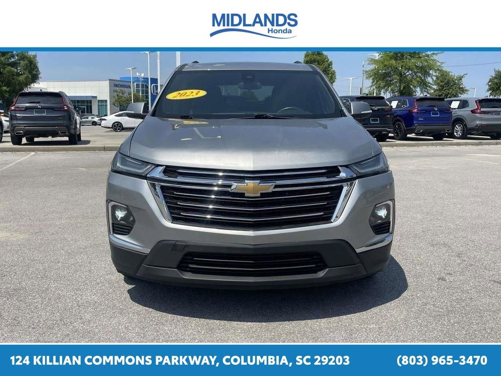 Used 2023 Chevrolet Traverse LT FWD video 2