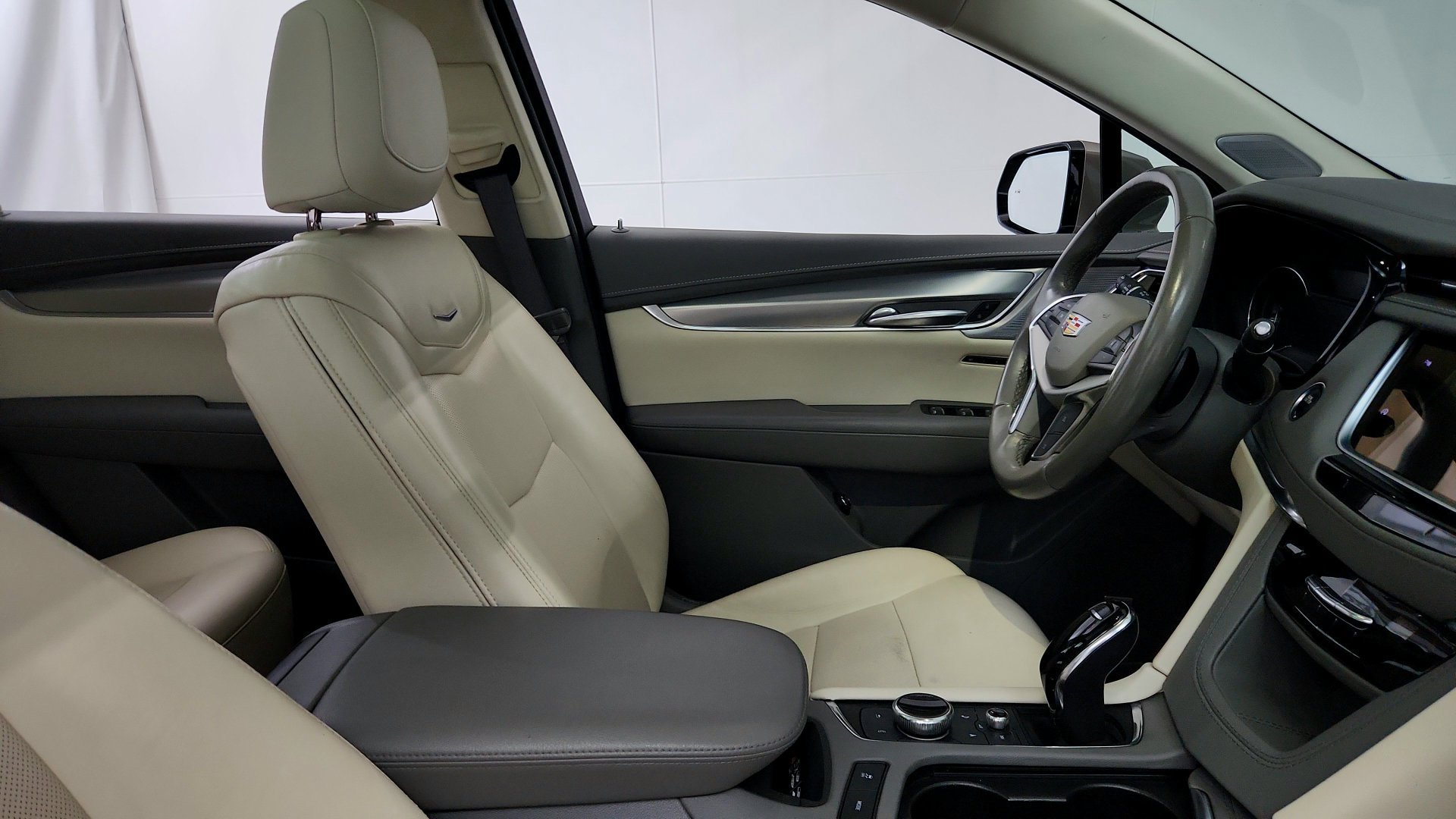 Certified 2023 Cadillac XT5 Premium Luxury AWD/4WD image 30