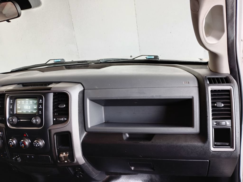 Used 2018 RAM 1500 ST AWD/4WD image 29