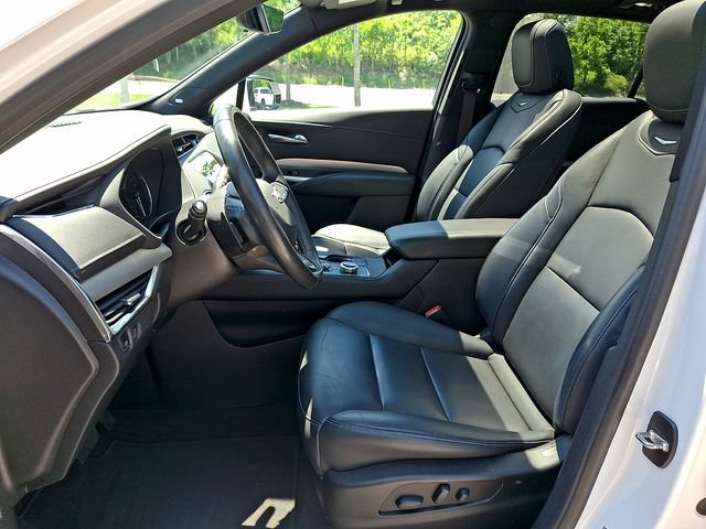 Used 2022 Cadillac XT4 Premium Luxury w/ Enhanced Visibility Package AWD/4WD image 13