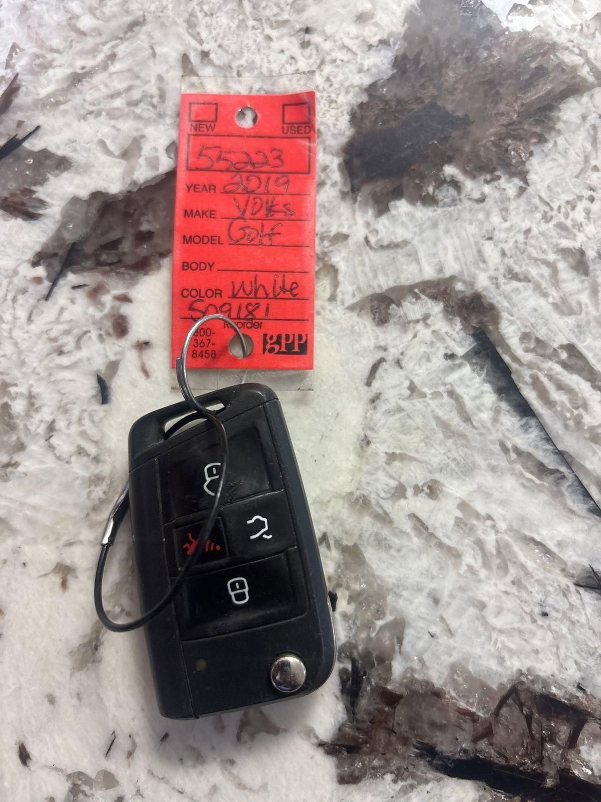 Used 2019 Volkswagen Golf S image 37