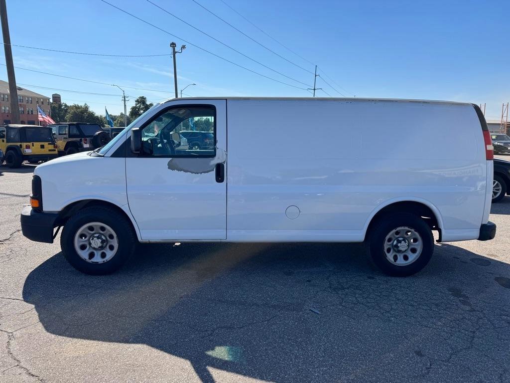 Used 2013 Chevrolet Express 1500 RWD image 4