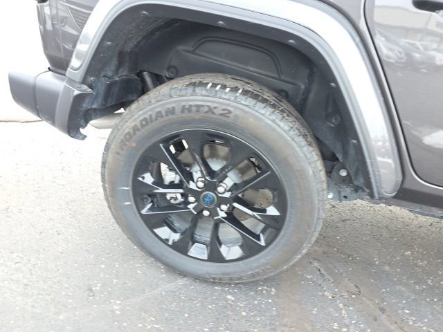 Used 2025 Jeep Wrangler Unlimited Sahara w/ Safety Group image 50