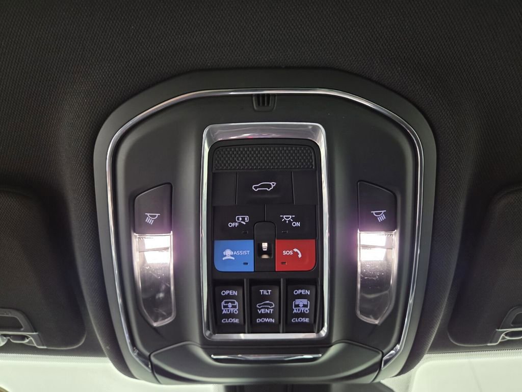 Certified 2024 Jeep Grand Cherokee L Limited w/ Luxury Tech Group II image 20