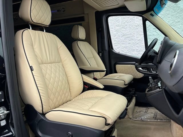 Used 2021 Mercedes-Benz Sprinter 3500 image 28