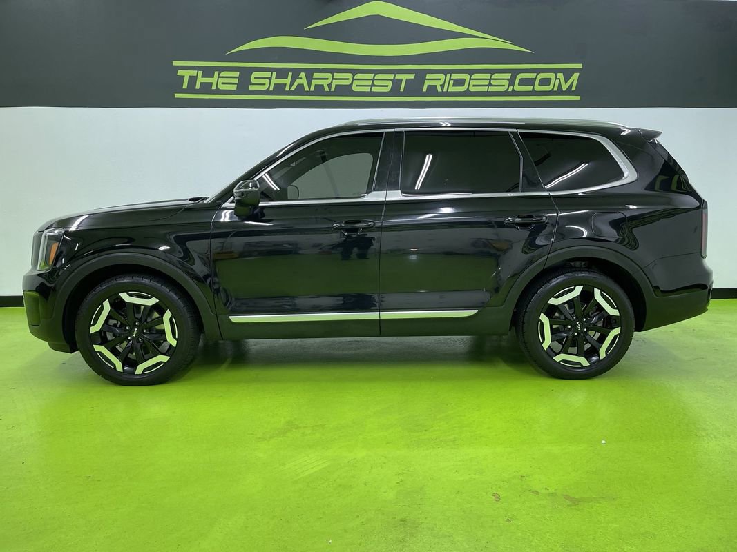 Used 2023 Kia Telluride EX w/ EX Captain's Chair Package image 6