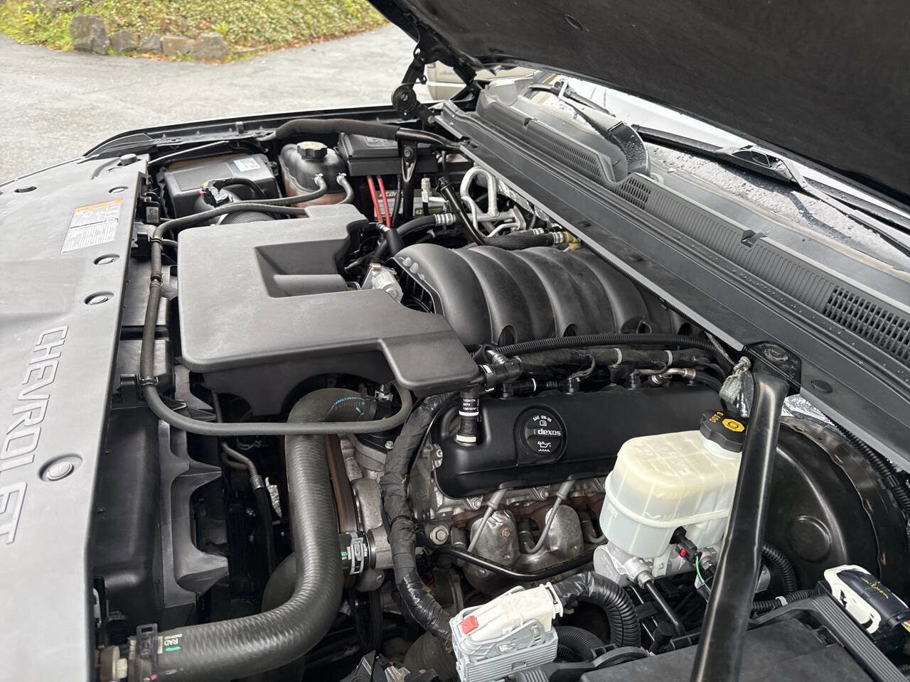 Used 2018 Chevrolet Suburban LT image 12