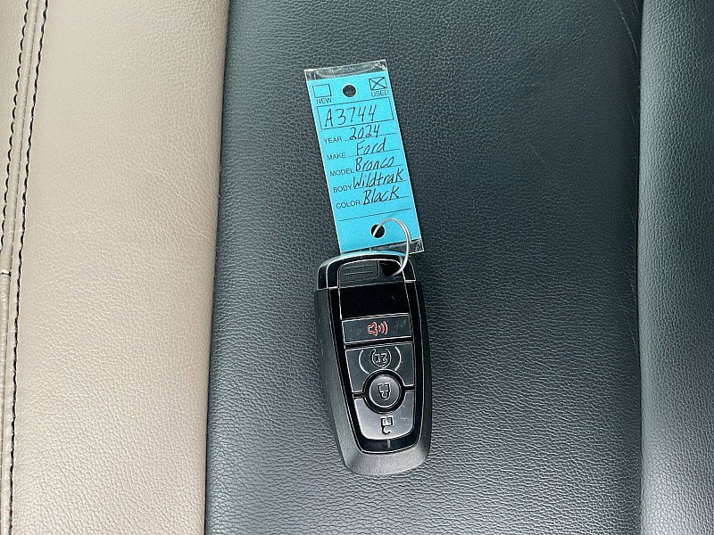 Used 2024 Ford Bronco Wildtrak image 27