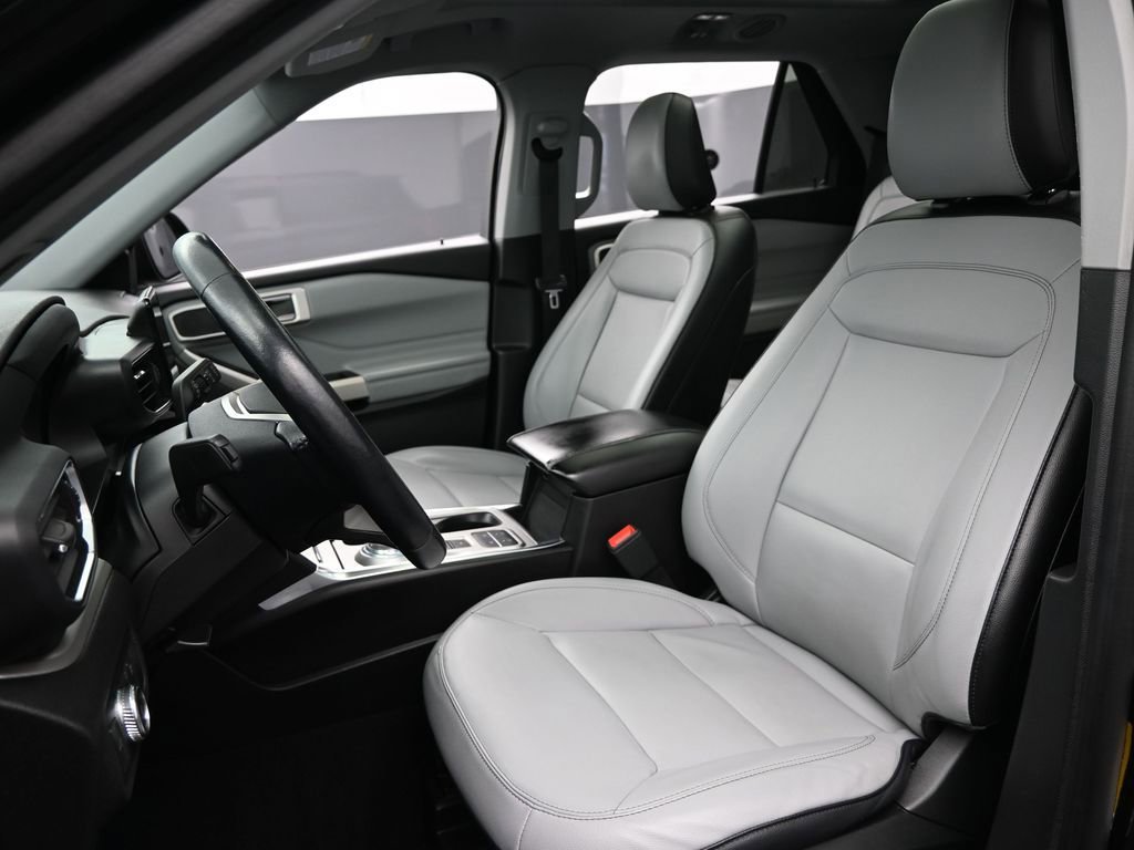 Used 2021 Ford Explorer XLT w/ Equipment Group 202A image 23