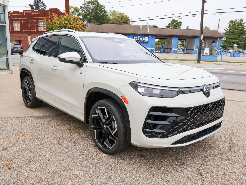 New 2027 Volkswagen Tiguan SEL R-Line AWD/4WD image 7