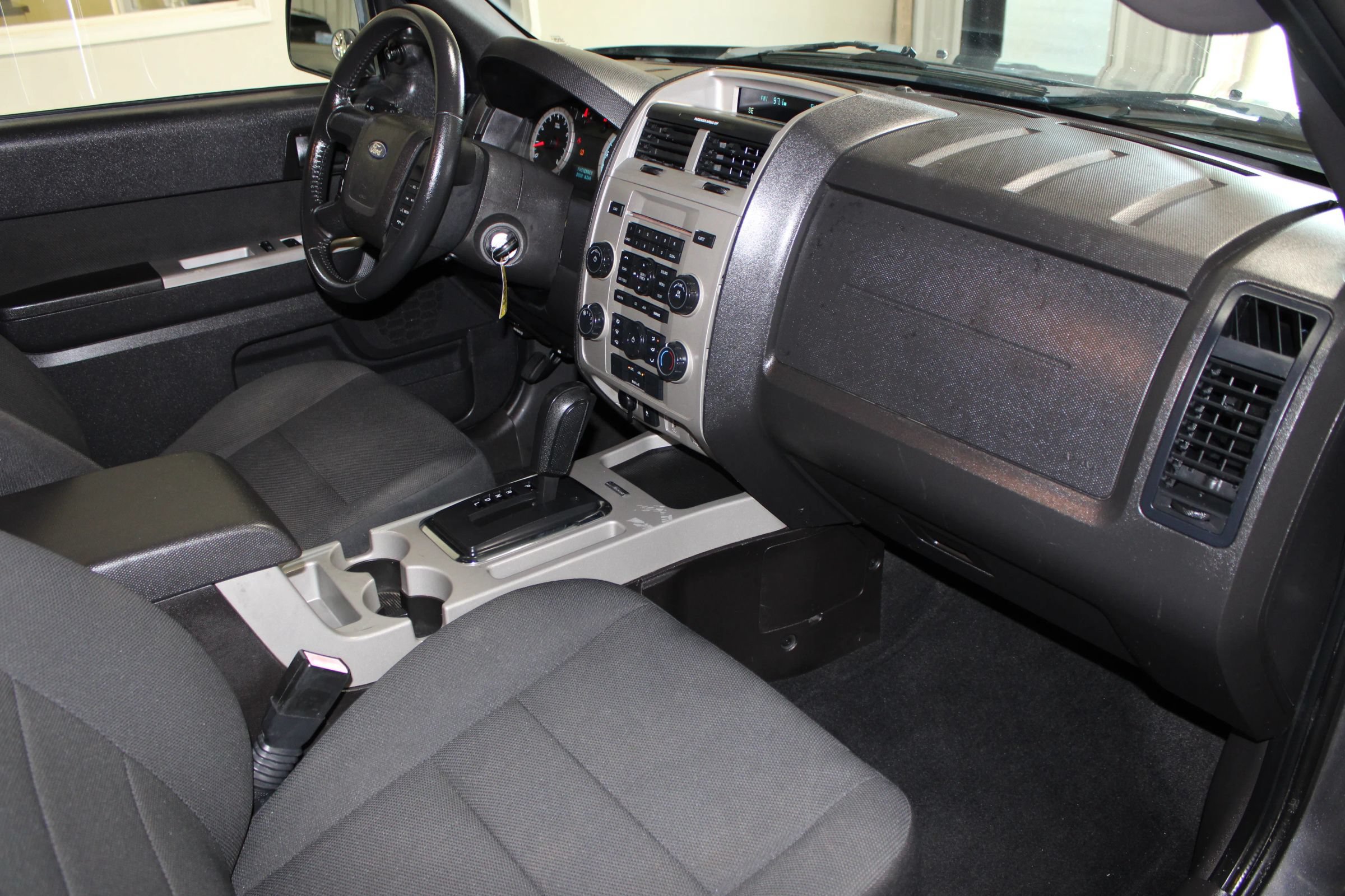 Used 2010 Ford Escape XLT FWD image 25