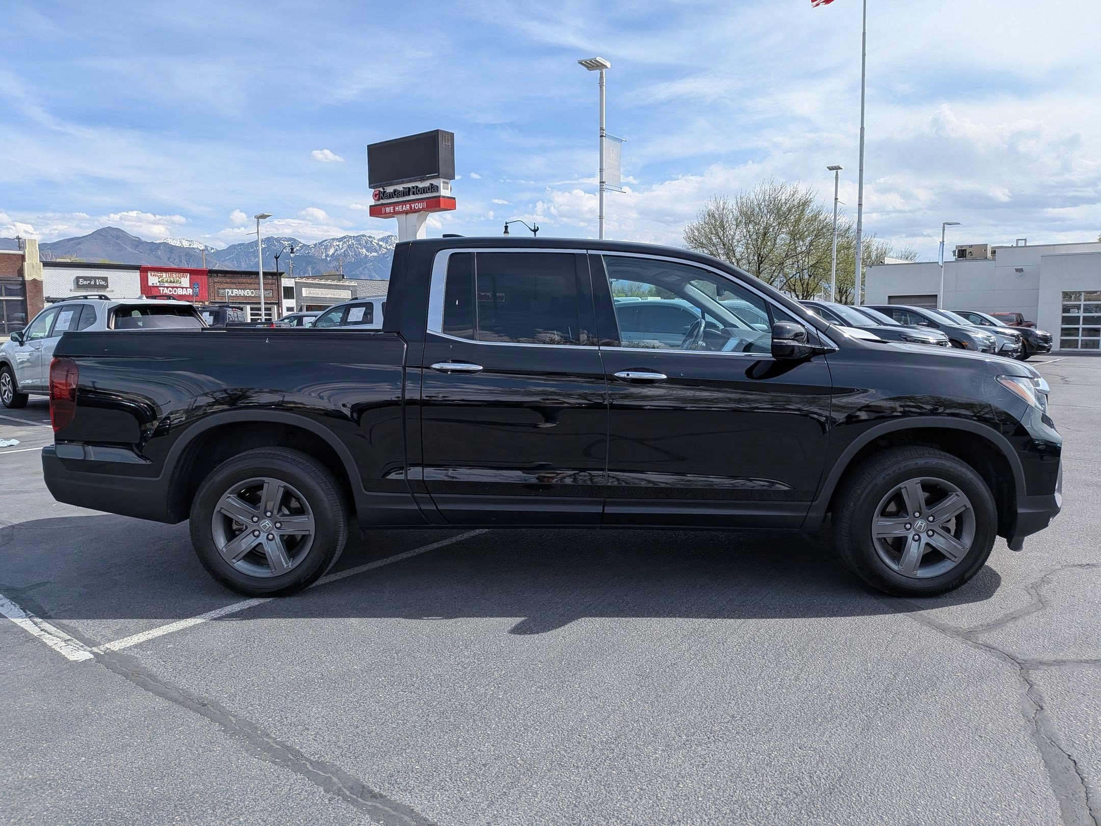 Used 2023 Honda Ridgeline RTL-E image 2