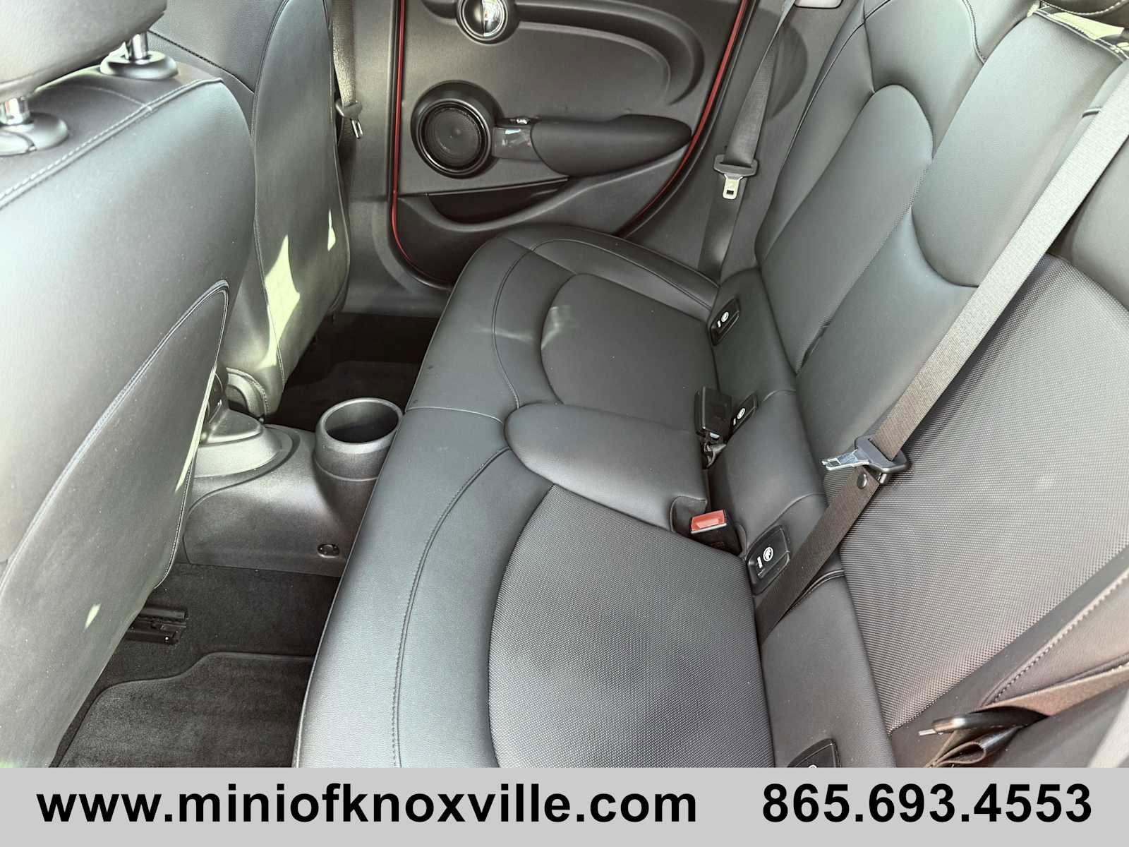 Used 2024 MINI Cooper 4-Door Hardtop image 28