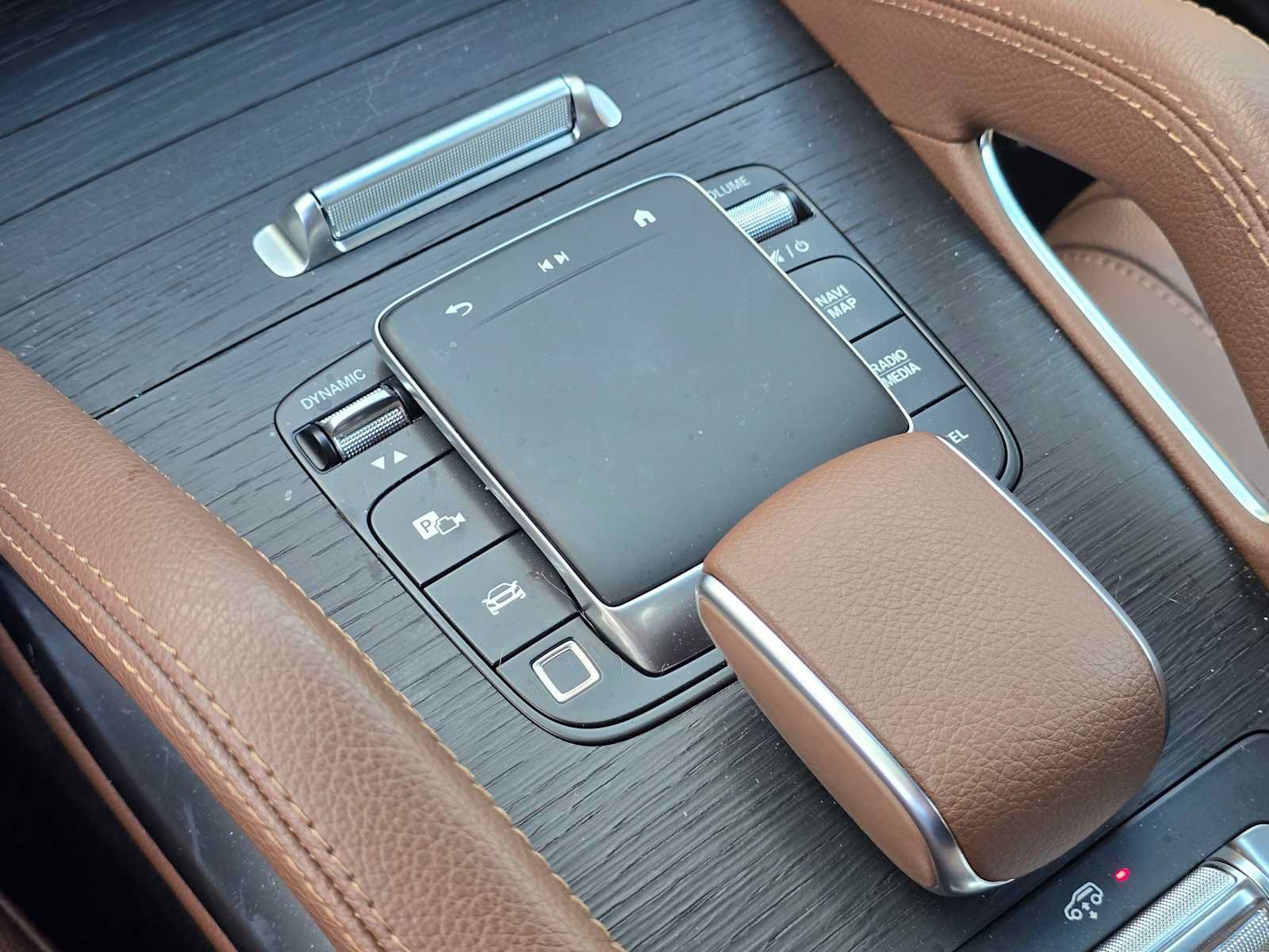 Used 2026 Mercedes-Benz GLS 450 4MATIC image 39