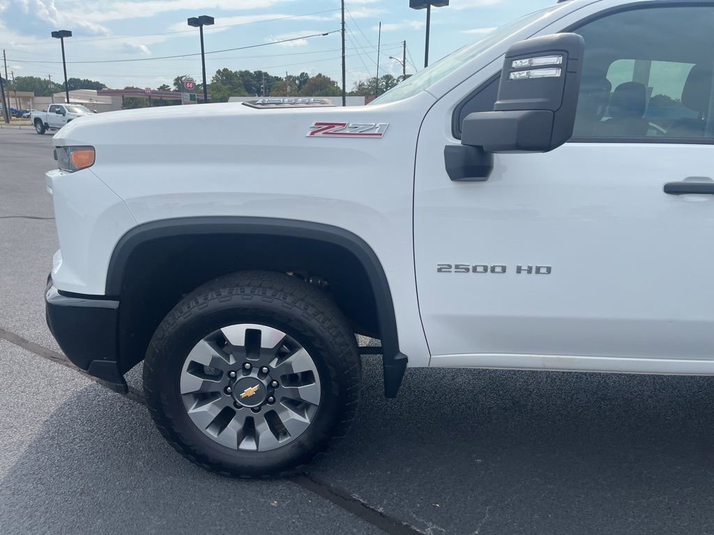 Used 2024 Chevrolet Silverado 2500 Custom w/ Custom Value Package image 8