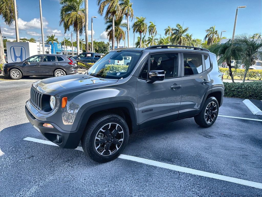 Used 2023 Jeep Renegade Latitude AWD/4WD image 4