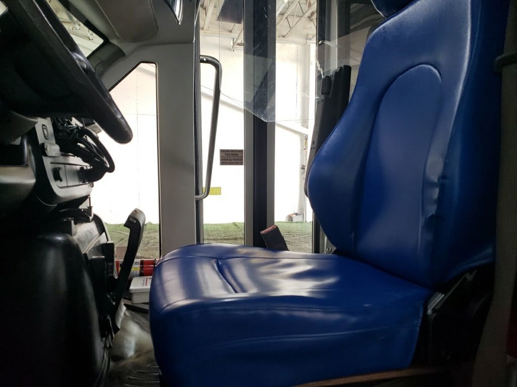 Used 2015 Chevrolet Express 4500 w/ Shuttle Bus Package RWD image 11