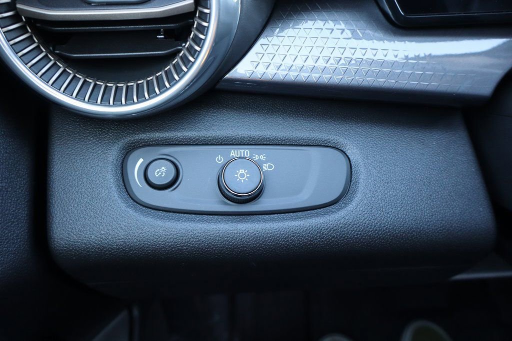 New 2026 Chevrolet Trax ACTIV w/ Sunroof Package image 17