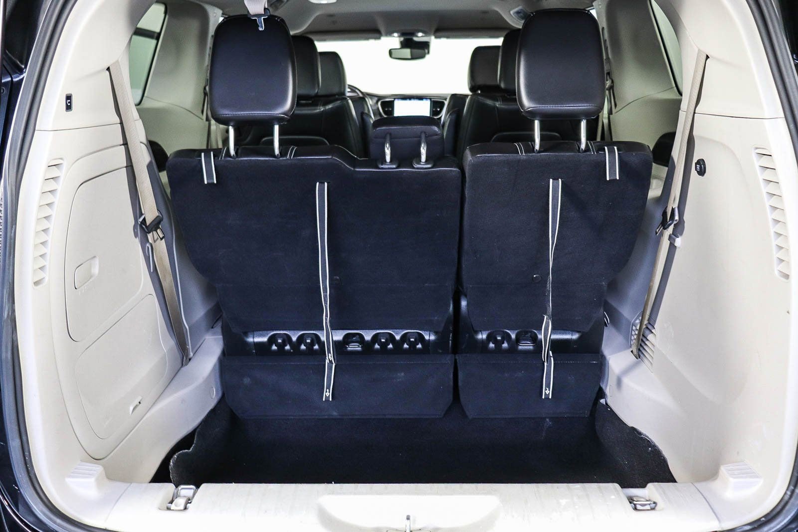 Used 2024 Chrysler Pacifica Select image 26