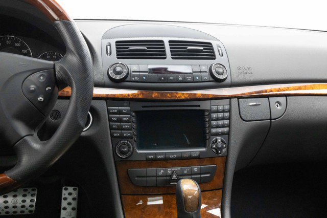 Used 2005 Mercedes-Benz E 500 Sedan image 24