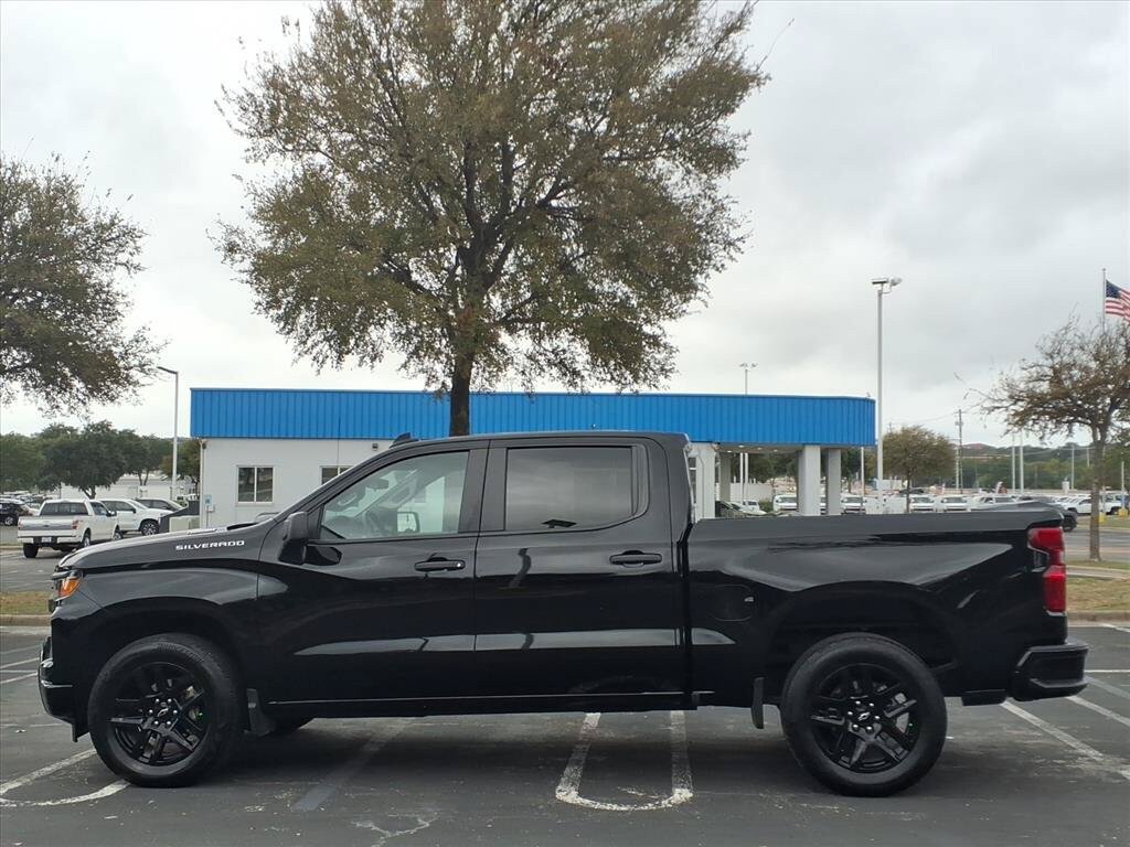 Used 2025 Chevrolet Silverado 1500 Custom RWD image 9