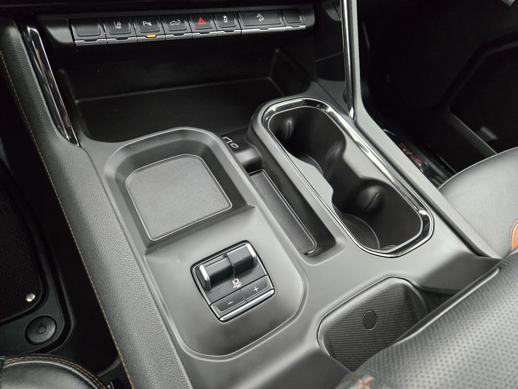 Used 2024 GMC Sierra 2500 AT4 w/ AT4 Premium Plus Package image 17