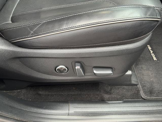 Used 2023 Hyundai Palisade Calligraphy image 9