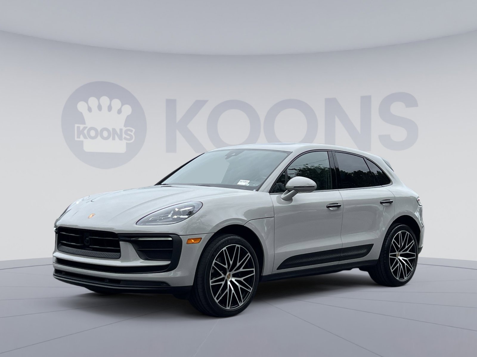 Used 2024 Porsche Macan AWD/4WD image 1