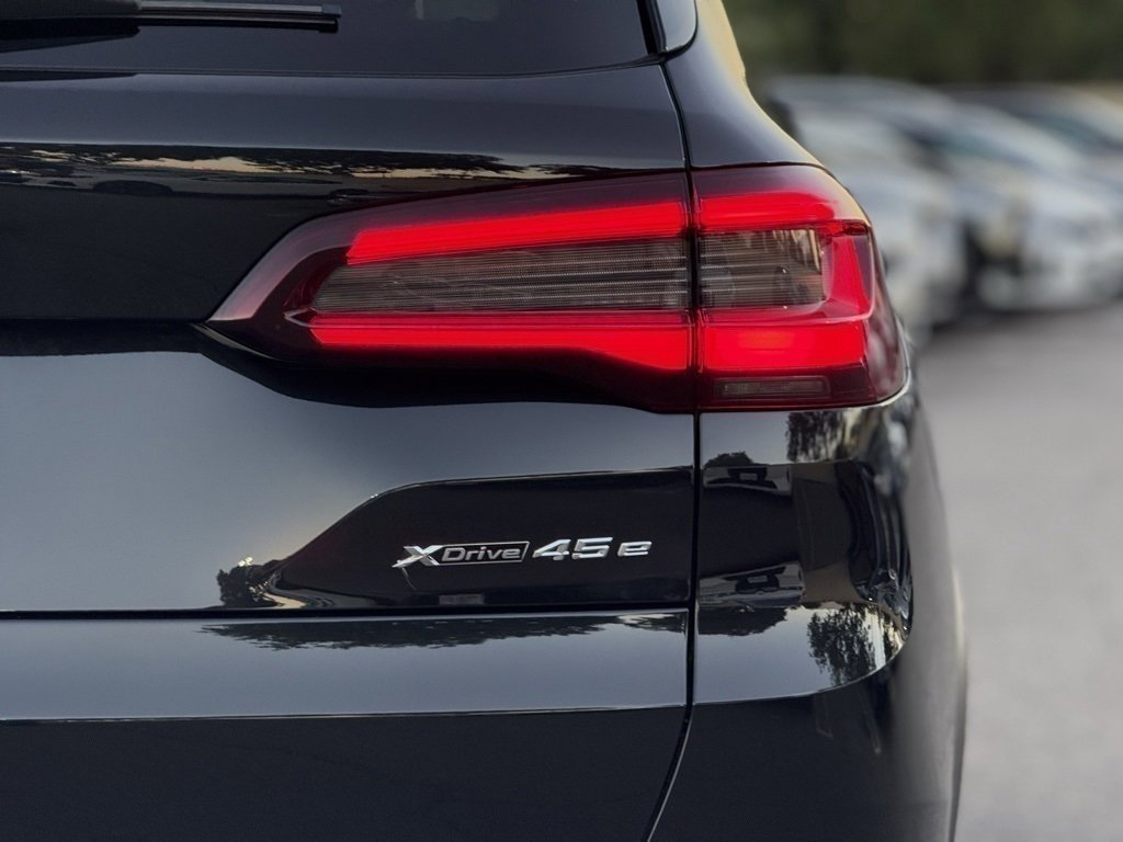 Certified 2022 BMW X5 xDrive45e w/ Climate Comfort Package image 14