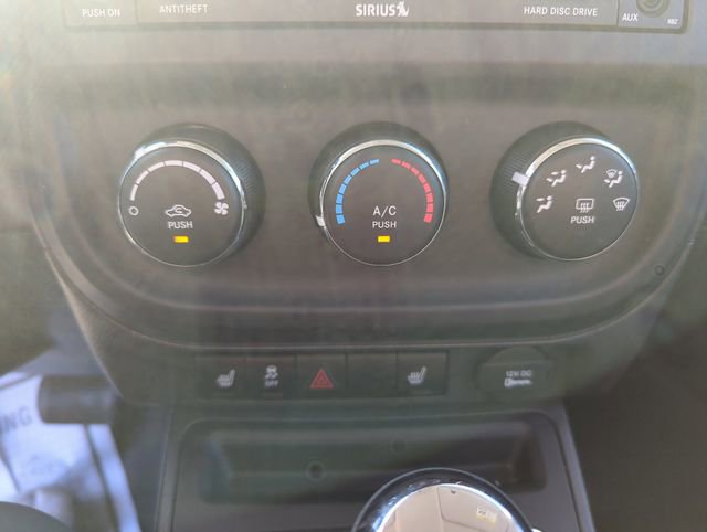 Used 2016 Jeep Patriot High Altitude image 30