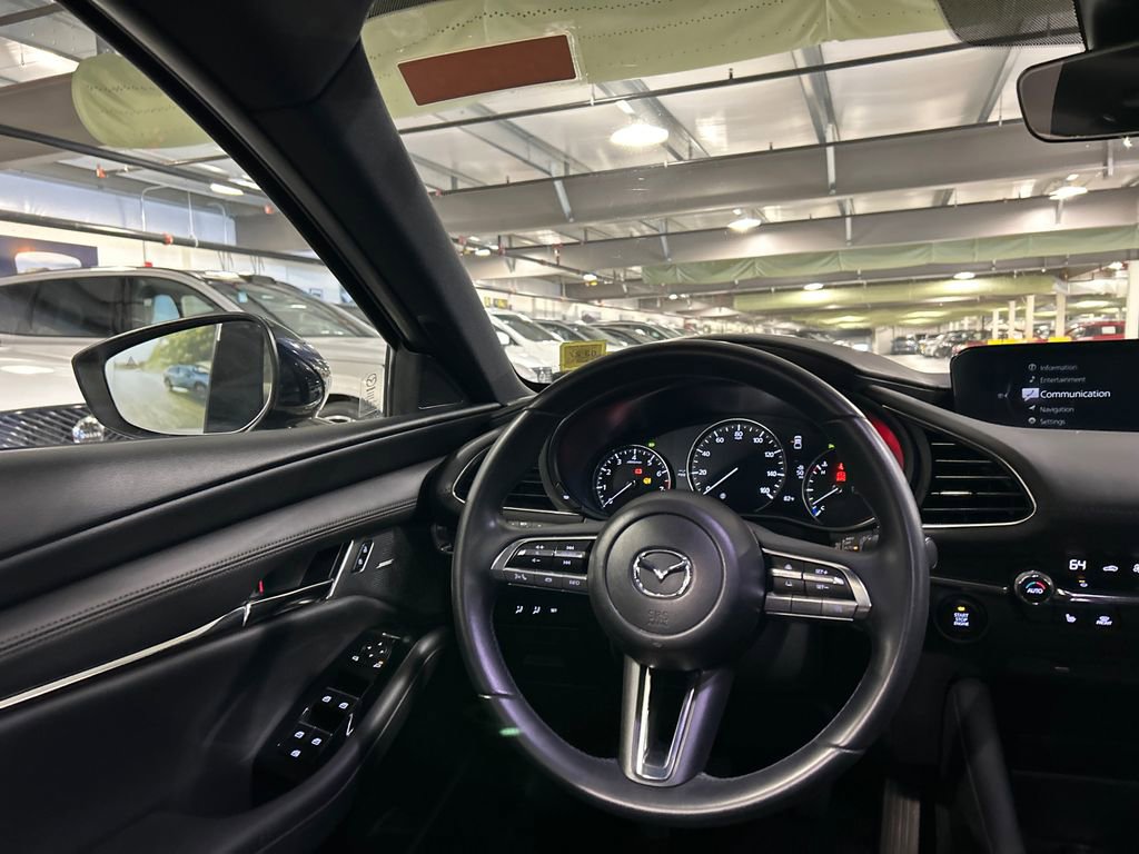 Used 2019 MAZDA MAZDA3 Hatchback w/ Premium Package image 23