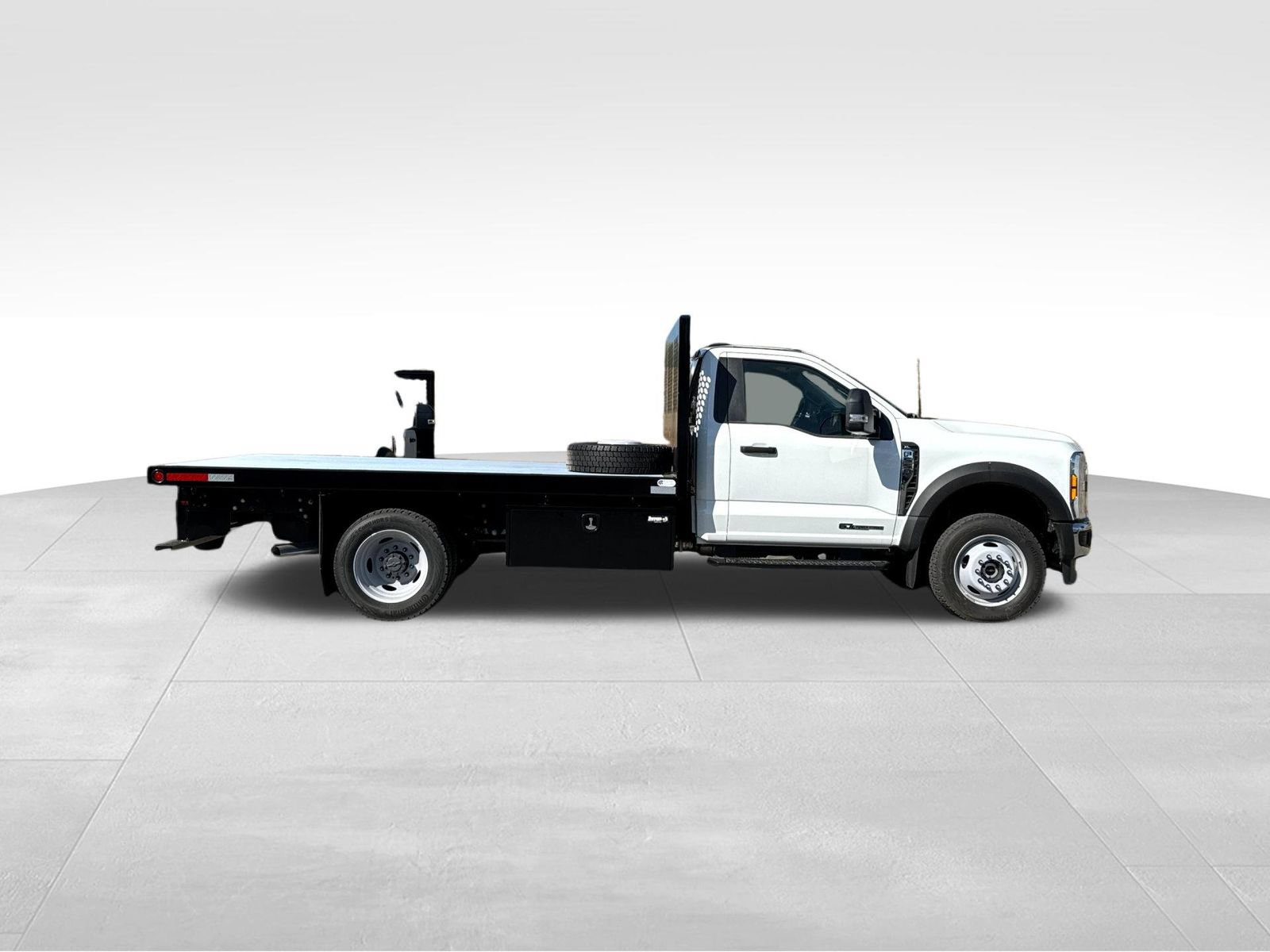 Used 2024 Ford F550 4x4 Regular Cab Super Duty video 2