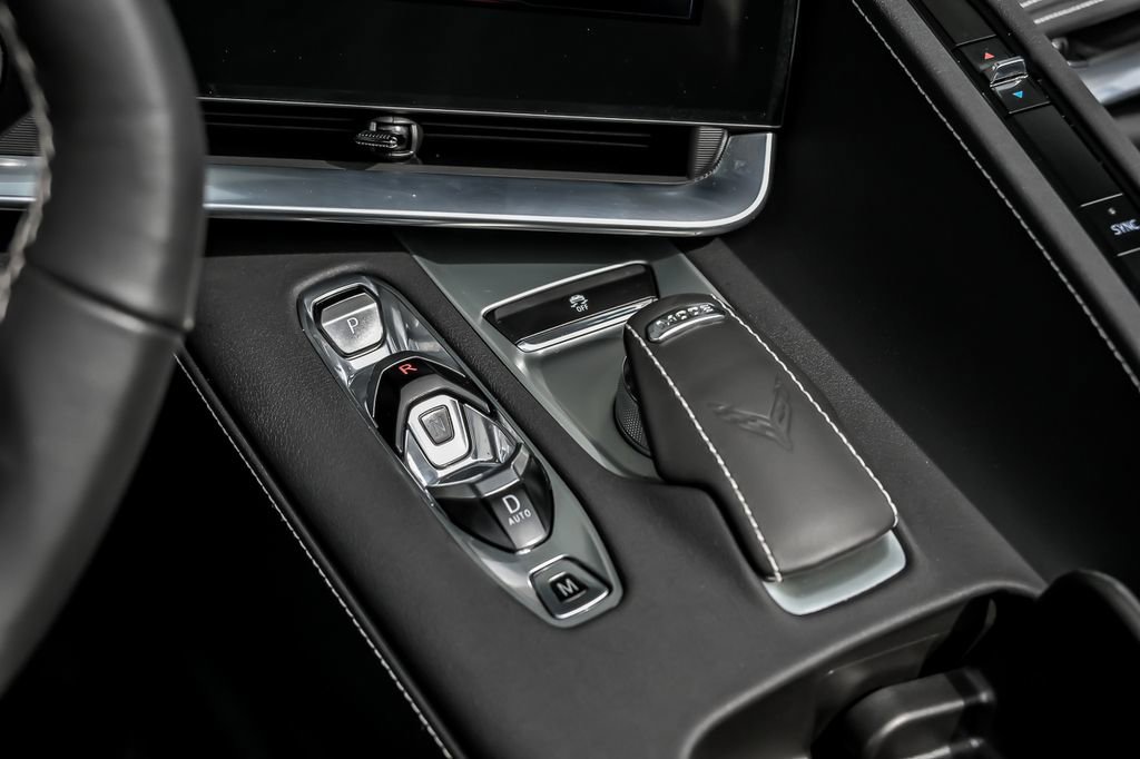 Used 2025 Chevrolet Corvette Z06 RWD image 25