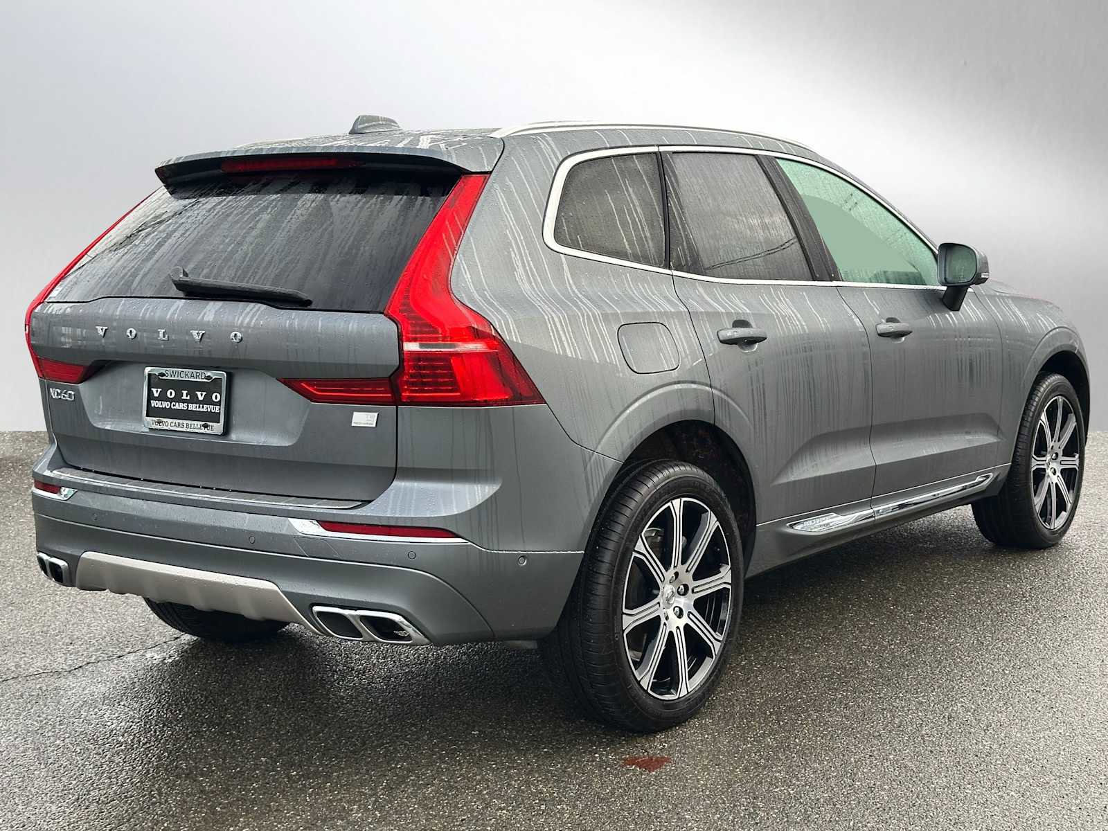 Certified 2021 Volvo XC60 T8 Inscription w/ Advanced Package image 3