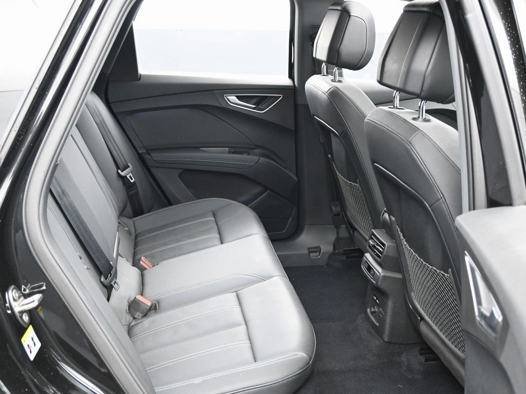 Used 2023 Audi Q4 e-tron Premium w/ Convenience Package image 33