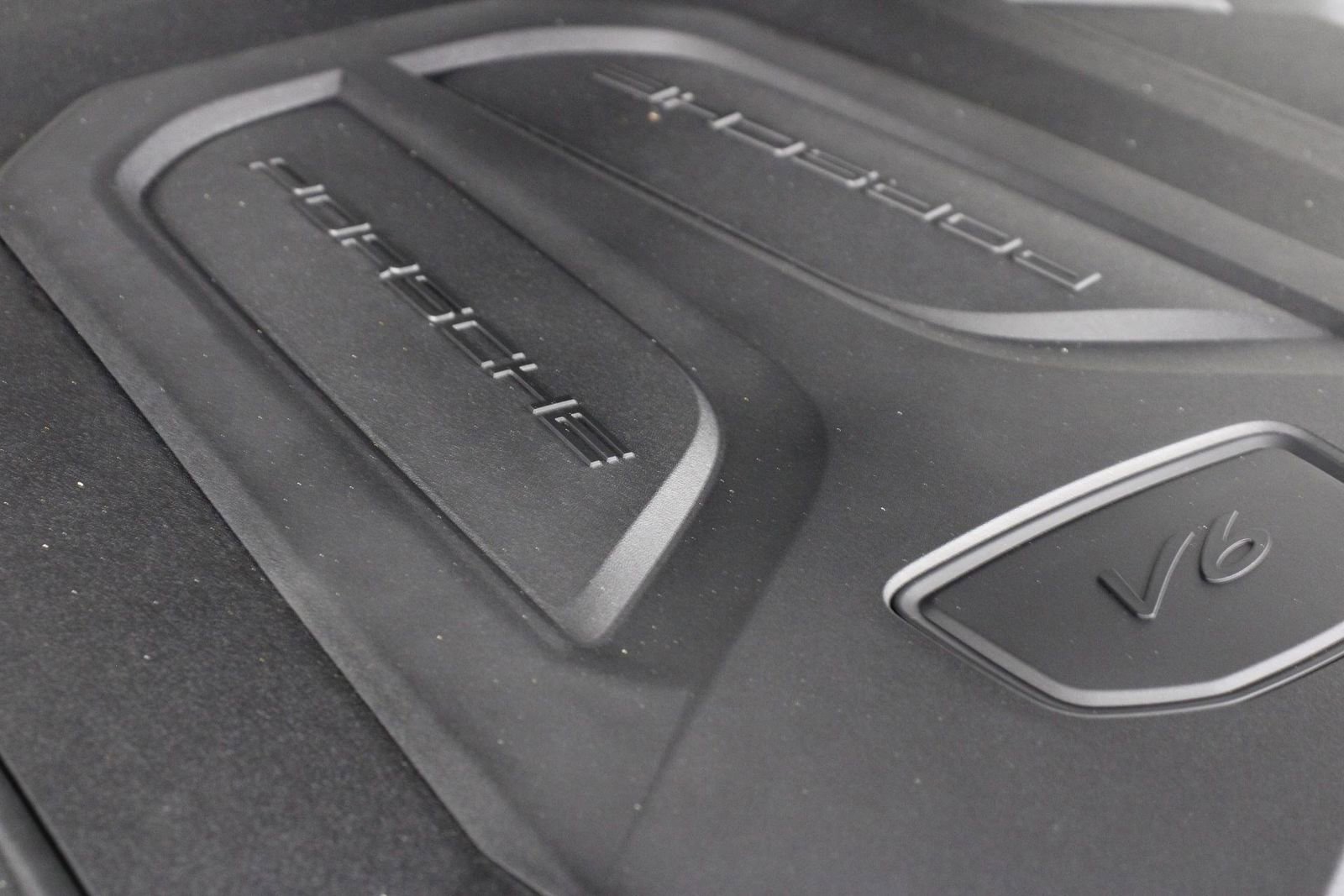 Certified 2025 Porsche Cayenne Coupe image 27