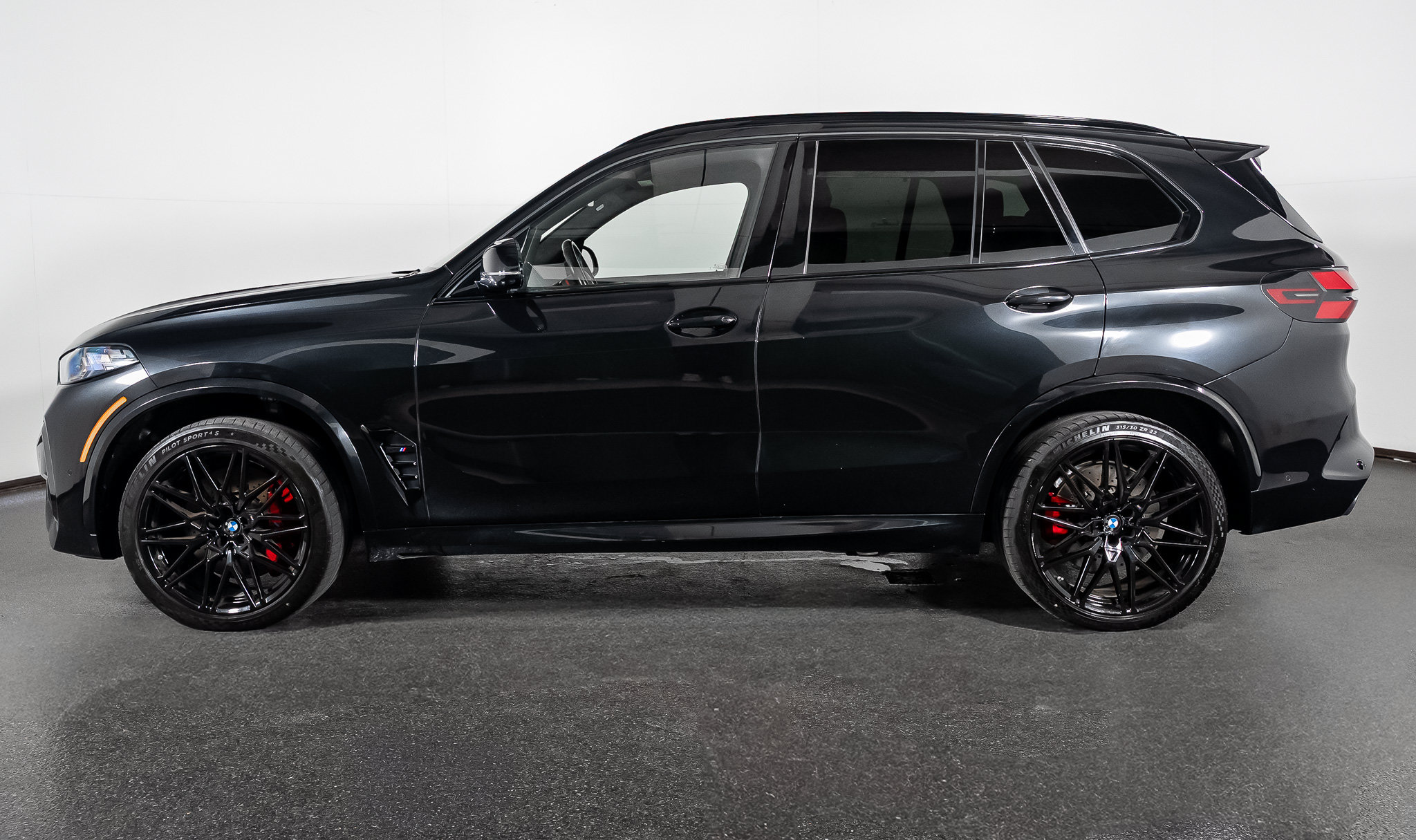 Used 2025 BMW X5 M Competition AWD/4WD image 14