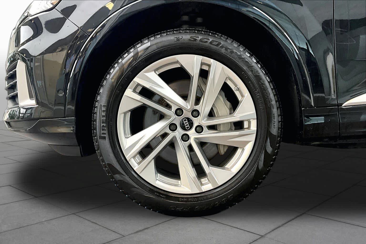 Used 2023 Audi Q7 2.0T Premium Plus w/ Premium Plus Package AWD/4WD image 11