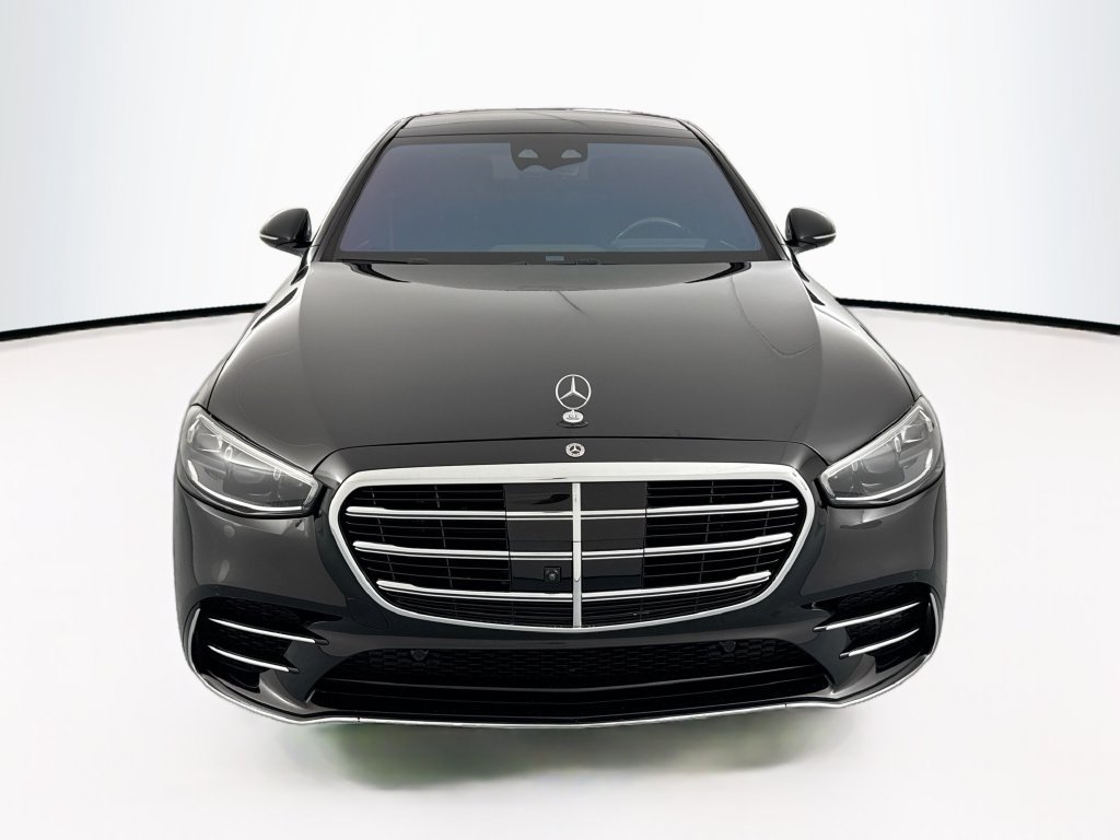 Used 2023 Mercedes-Benz S 580 4MATIC Sedan w/ AMG Line image 2