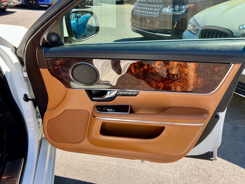 Used 2013 Jaguar XJ AWD image 29