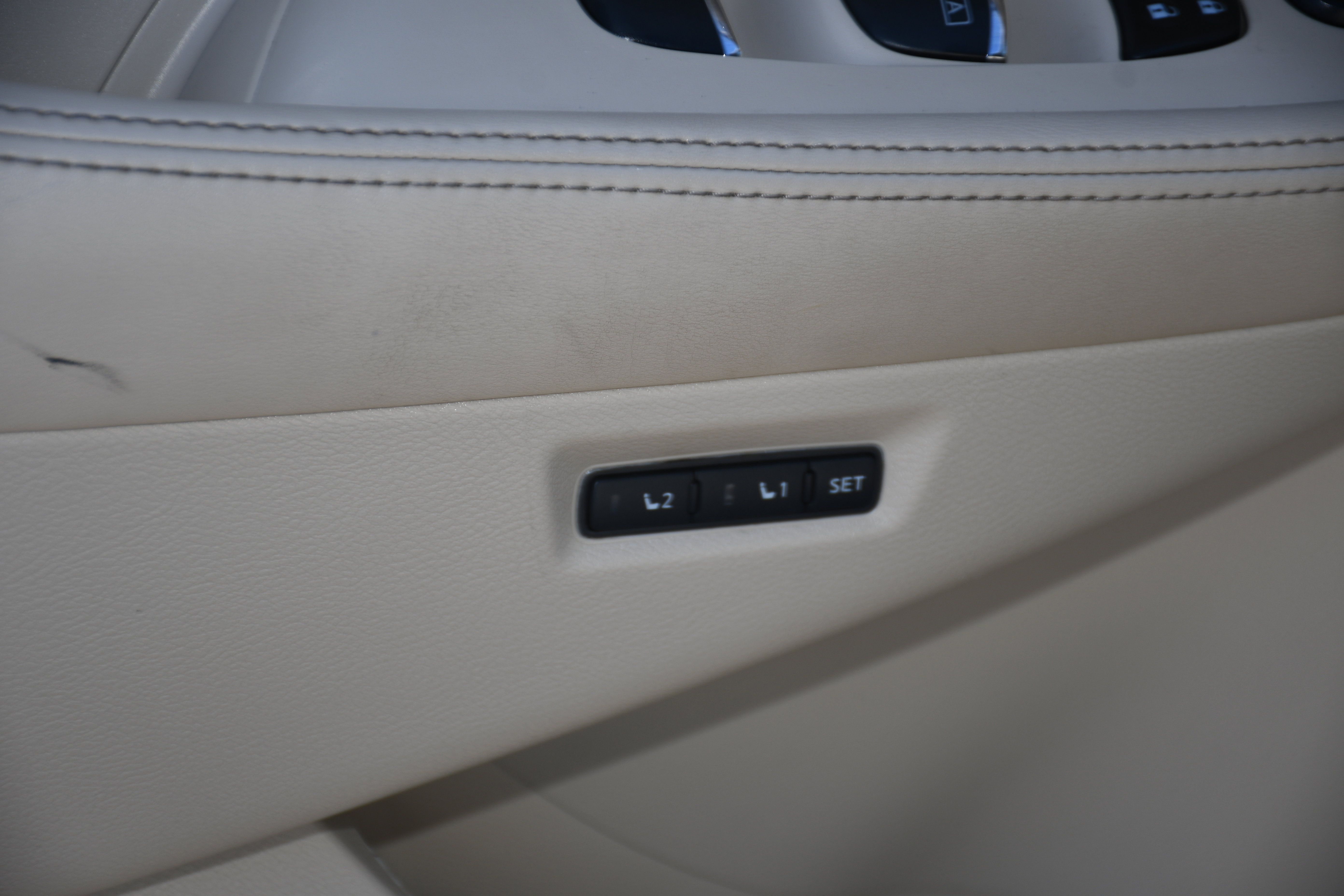 Used 2015 Nissan Murano Platinum w/ Platinum Technology Package image 12