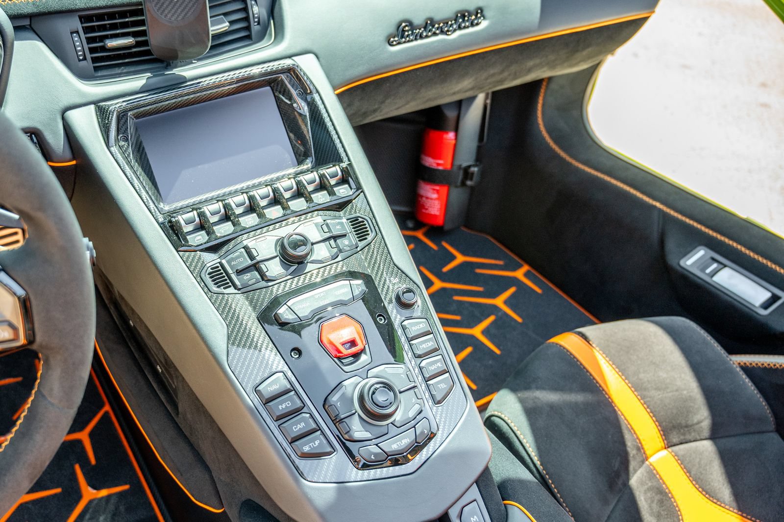 Used 2021 Lamborghini Aventador SVJ AWD/4WD image 32