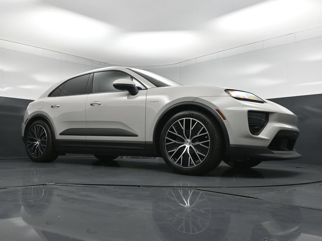 New 2026 Porsche Macan 4 Electric AWD/4WD image 34