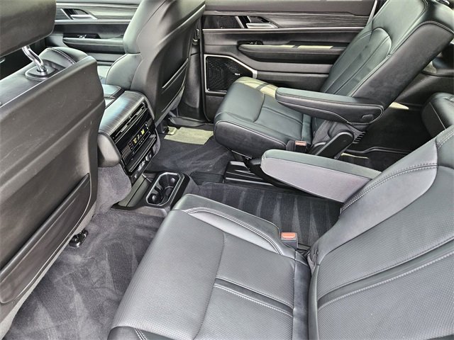 Used 2023 Jeep Wagoneer Series III w/ Premium Group I image 29