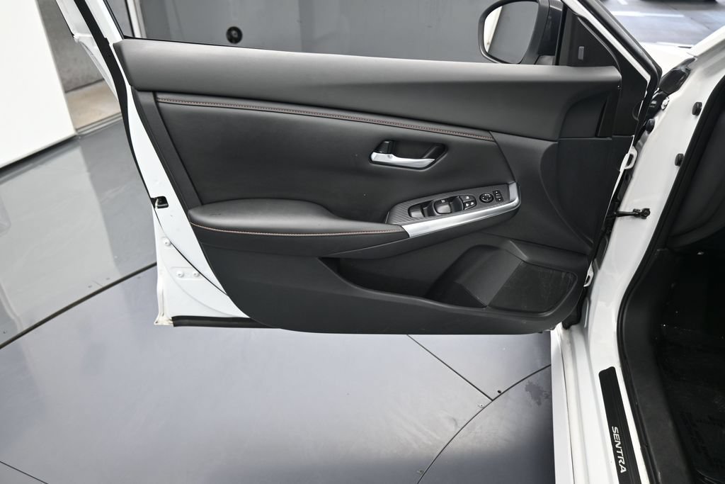 Used 2020 Nissan Sentra SR w/ Electronics Package FWD image 13