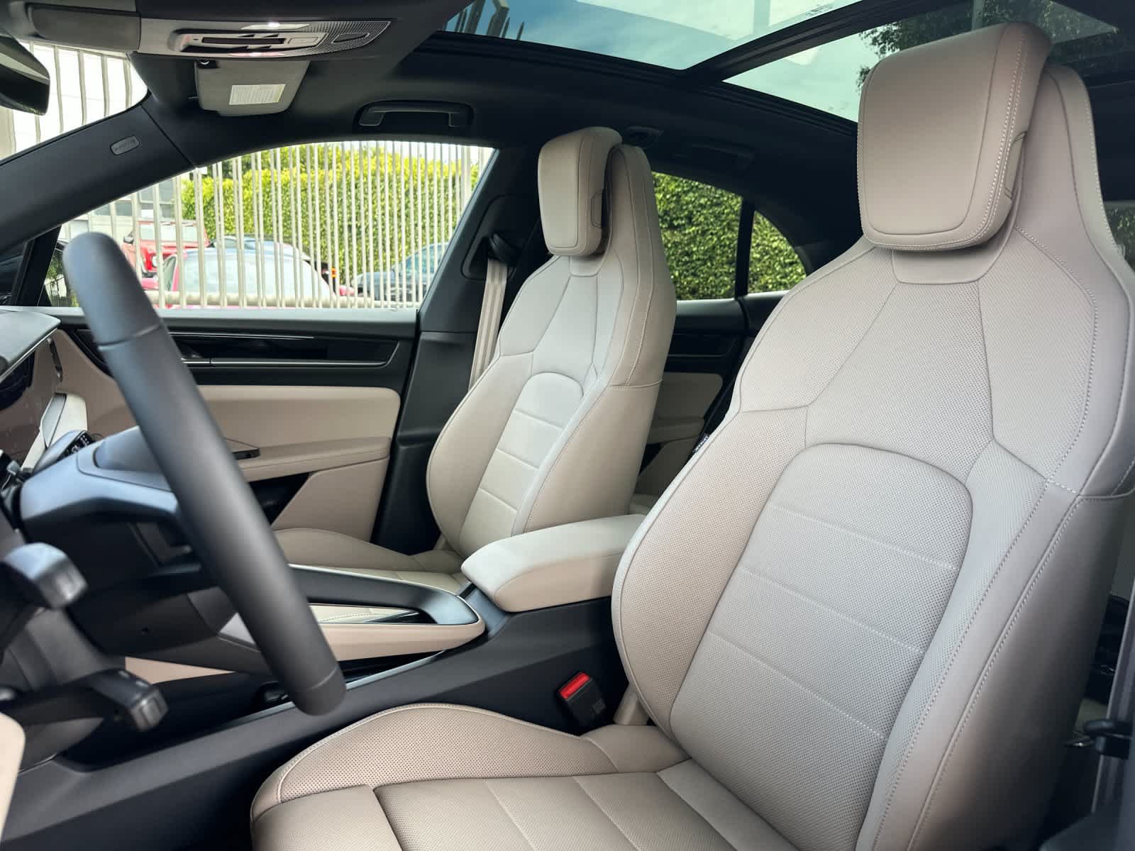 New 2026 Porsche Macan Electric RWD image 5