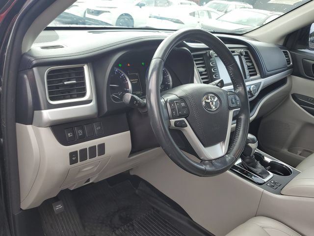 Used 2018 Toyota Highlander XLE w/ Protection Package #3 AWD/4WD image 20
