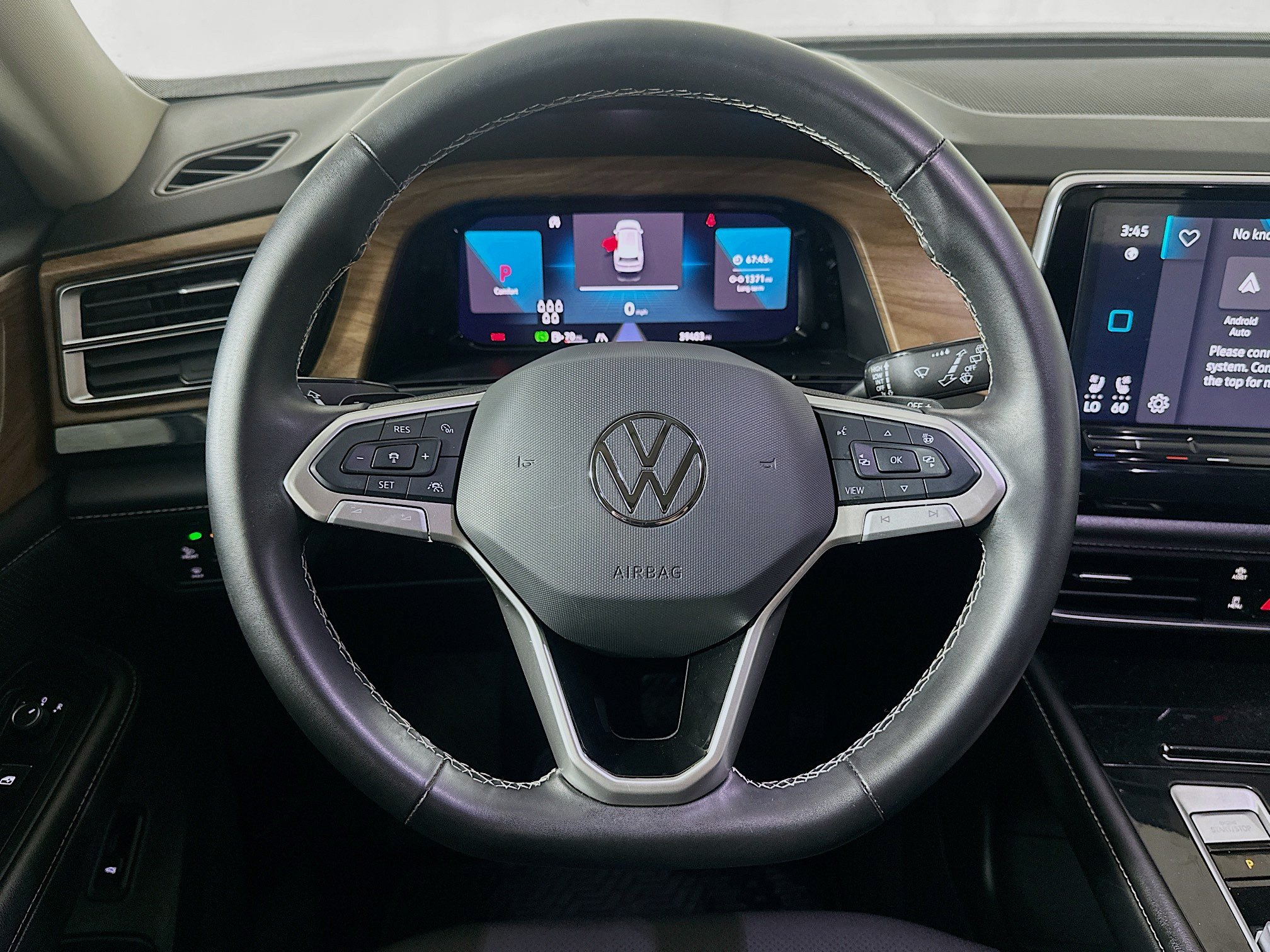 Used 2024 Volkswagen Atlas SE w/ Black Wheel Package FWD image 18