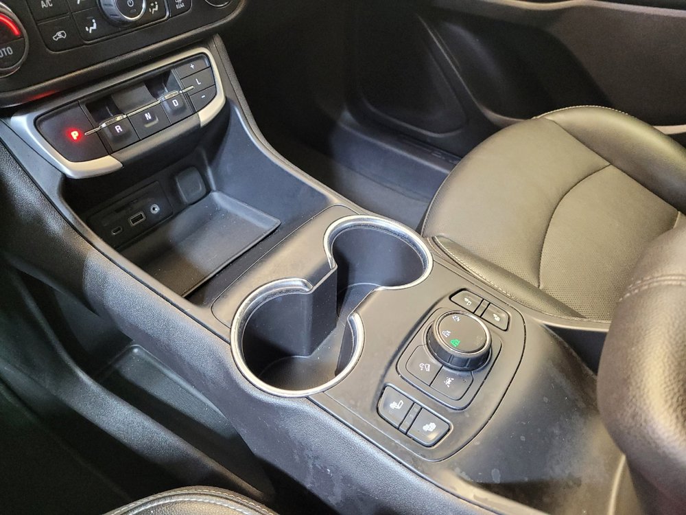 Used 2024 GMC Terrain SLT image 26